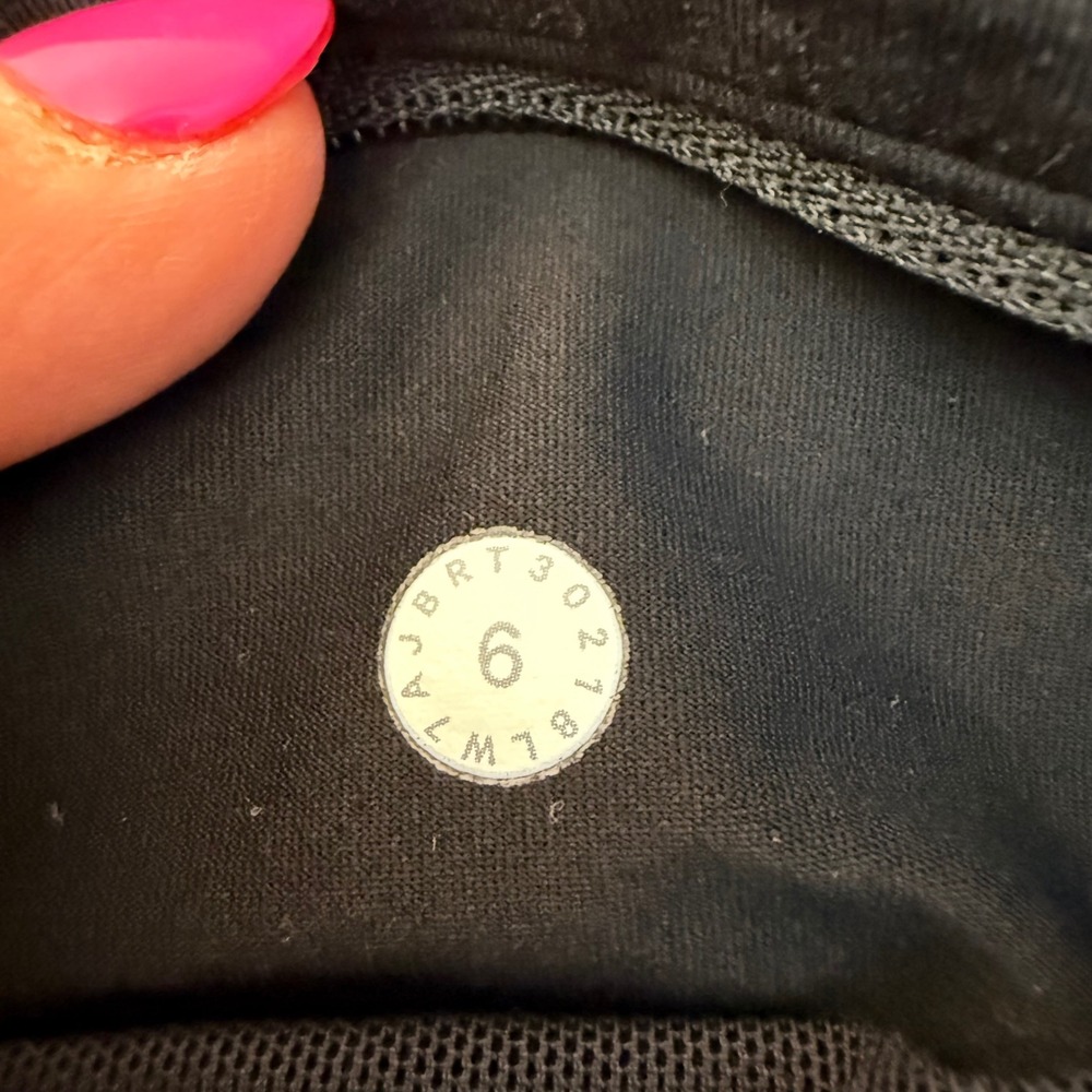 Lululemon Speed Up Mid Rise Lined Short 2.5 Black Running Shorts Size 6 - Picture 3 of 9